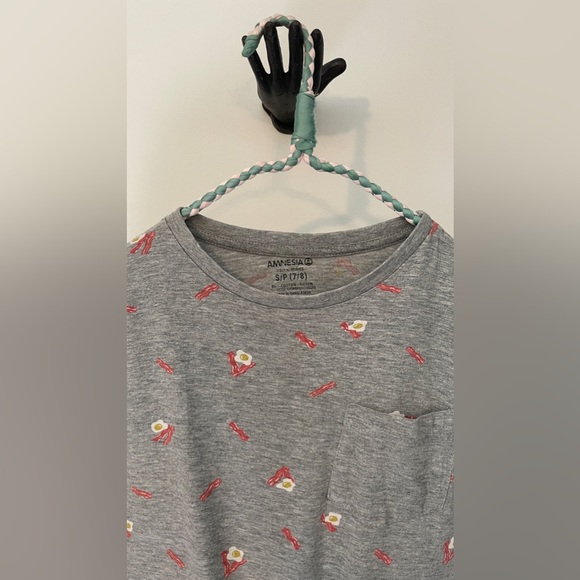 S/M 7/8 Amnesia Bacon n’ Eggs grey kids tshirt w/ breast pocket. Boys Girls - Picture 2 of 6